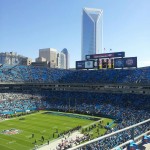 Bank of America Stadium mit Skyline beim Spiel Charlotte Panthers vs St. Louis Rams (Charlotte hat dann sogar gewonnen)