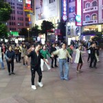 Jeden Abend finden sich Chinesen zum Tanzen zusammen
