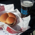 Ein leckerer Burger im Bank of America Stdium