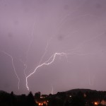 Aufwärtsblitze an den Windenergieanlagen 21.06.2012 Richtung Raibach