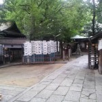 Kleine Tempelanlagen säumen die Straßen